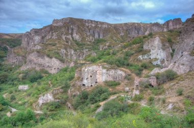 Eski Khndzoresk Ermenistan 'daki terk edilmiş mağara kasabası