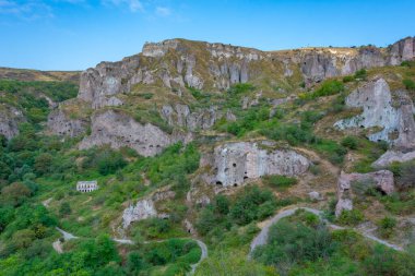 Eski Khndzoresk Ermenistan 'daki terk edilmiş mağara kasabası