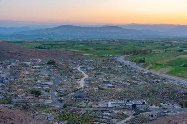 Ermenistan 'daki Ararat ovasının gün doğumu manzarası