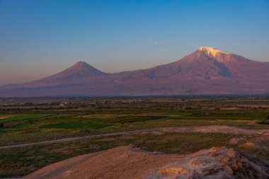 Türkiye 'deki Ararat Dağı' nın gün doğumu manzarası