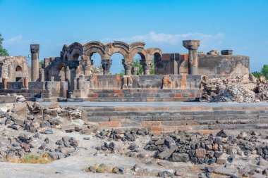 zvartnots Katedrali Ermenistan'ın kalıntıları