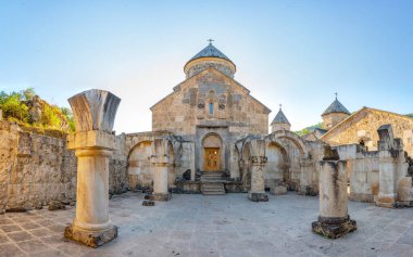 Ermenistan 'daki Haghartsin Manastırı' nda güneşli bir gün.