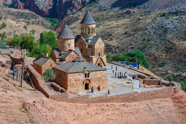 Ermenistan 'daki Noravank manastırında yaz günü