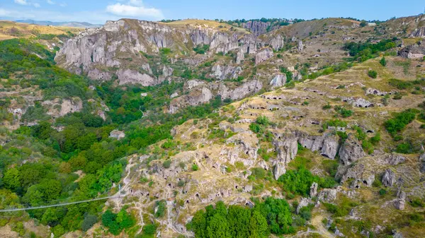 Eski Khndzoresk Ermenistan 'daki terk edilmiş mağara kasabası