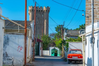 Azerbaycan 'daki Mardakan kalesinde güneşli bir gün.