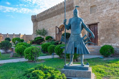 Azerbaycan 'daki Kale' de yaz günü