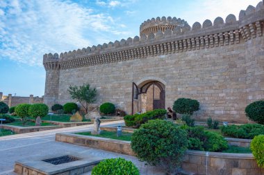 Azerbaycan 'daki Kale' de yaz günü