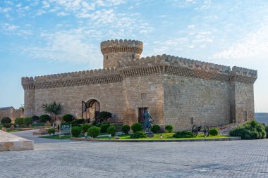 Azerbaycan 'daki Kale' de yaz günü