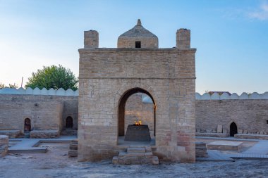 Ateshgah Azerbaycan 'daki Zoroastrian Ateş Tapınağı