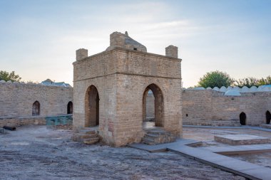Ateshgah Azerbaycan 'daki Zoroastrian Ateş Tapınağı