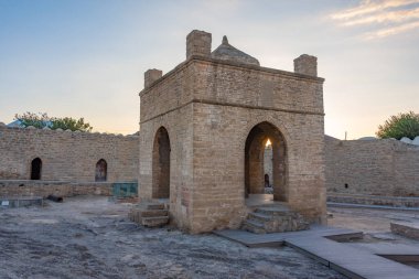 Ateshgah Azerbaycan 'daki Zoroastrian Ateş Tapınağı