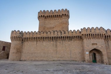 Azerbaycan 'daki Ramana kalesinde günbatımı