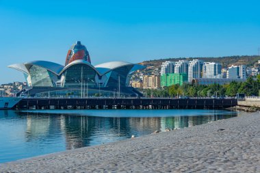 Azerbaycan, Bakü 'deki Deniz alışveriş merkezinde yaz günü