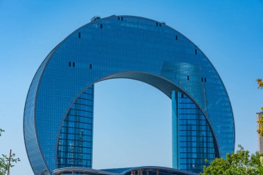 Bakü, Azerbaycan 'daki hilal binası.