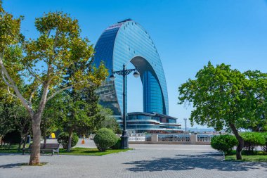 Bakü, Azerbaycan 'daki hilal binası.