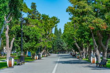 Bakü, Azerbaycan 'da sahil gezintisi