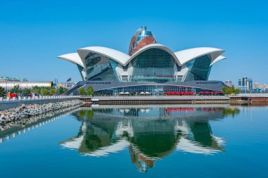 Azerbaycan, Bakü 'deki Deniz alışveriş merkezinde yaz günü