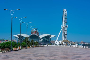 Azerbaycan 'da Deniz alışveriş merkezi ve Bakü çarkı