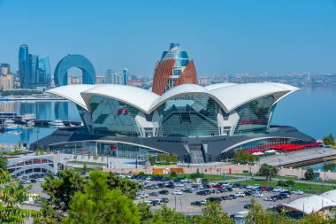 Azerbaycan, Bakü 'deki Deniz alışveriş merkezinde yaz günü
