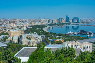 Azerbaycan 'da güneşli bir günde Bakü şehri