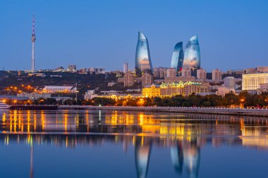 Azerbaycan 'daki Bakü' nün gündoğumu manzarası