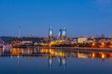 Azerbaycan 'daki Bakü' nün gündoğumu manzarası