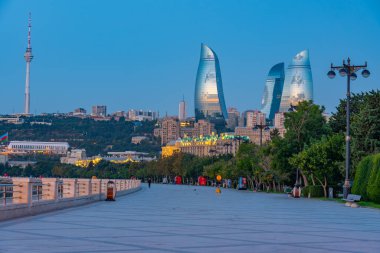 Azerbaycan 'daki Bakü' nün gündoğumu manzarası