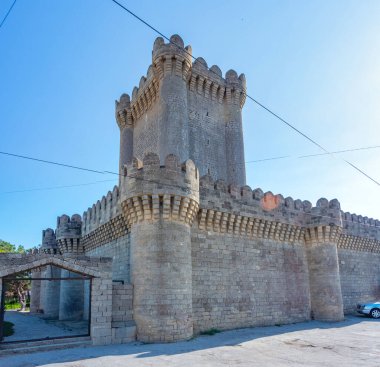 Azerbaycan 'daki Mardakan kalesinde güneşli bir gün.