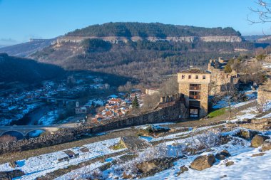 Bulgaristan 'ın kışın Veliko Tarnovo kentindeki Çarevets kalesi