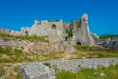 Bosna-Hersek 'teki Blagaj kalesinin manzarası