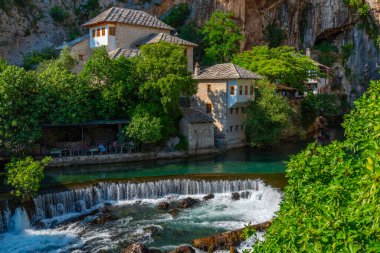 Blagaj Tekke - Bosna-Hersek 'teki su kıyısındaki uçurumlara inşa edilen tarihi Sufi manastırı