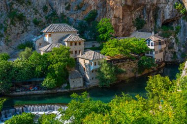 Blagaj Tekke - Bosna-Hersek 'teki su kıyısındaki uçurumlara inşa edilen tarihi Sufi manastırı