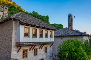 Bosna-Hersek 'teki Pocitelj köyünün gün batımı manzarası