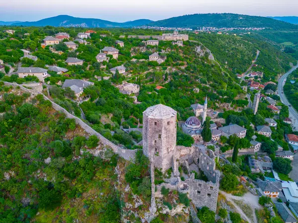 Bosna-Hersek 'teki Pocitelj köyünün günbatımı manzarası