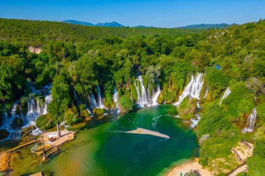 Bosna ve Hersek'te yapıları şelale