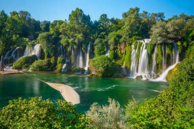 Bosna ve Hersek'te yapıları şelale