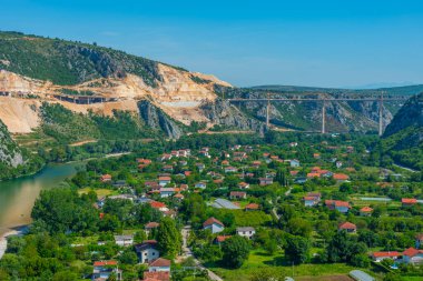 Bosna-Hersek 'teki Pocitelj köprüsü