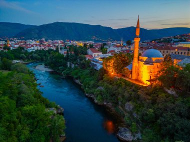 Bosna-Hersek 'in Mostar kentindeki Koski Mehmed Paşa camisinin gün batımı manzarası