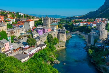 Bosna-Hersek 'teki eski Mostar köprüsü