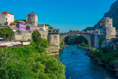 Bosna-Hersek 'teki eski Mostar köprüsü