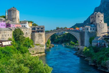 Bosna-Hersek 'teki eski Mostar köprüsü