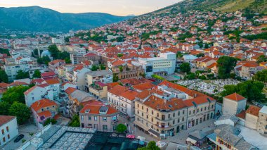 Bosna-Hersek 'in eski Mostar kentinin gündoğumu manzarası