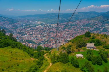 Bosna-Hersek 'in eski Saraybosna kentinden Trebeviç gondolu yükseltildi