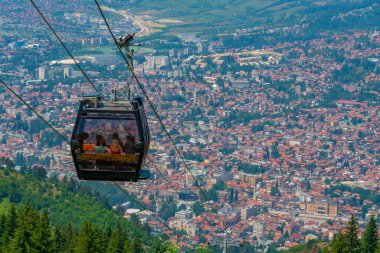 Bosna-Hersek 'in eski Saraybosna kentinden Trebeviç gondolu yükseltildi