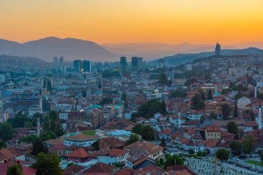 Saraybosna 'nın Sarı Kale, Bosna-Hersek' ten gün batımına bakışı