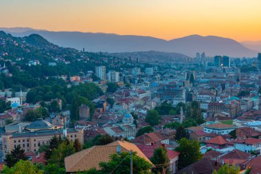 Saraybosna 'nın Sarı Kale, Bosna-Hersek' ten gün batımına bakışı