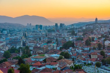 Saraybosna 'nın Sarı Kale, Bosna-Hersek' ten gün batımına bakışı