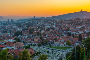 Saraybosna 'nın Sarı Kale, Bosna-Hersek' ten gün batımına bakışı