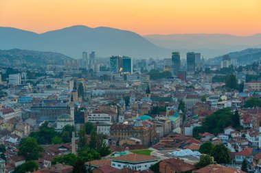 Saraybosna 'nın Sarı Kale, Bosna-Hersek' ten gün batımına bakışı