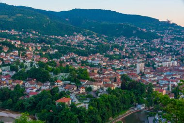 Saraybosna 'nın Sarı Kale, Bosna-Hersek' ten gün batımına bakışı